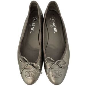 Chanel EU 39 CC Logo Dark Gray Metallic Pewter Classic Ballet Flats Authentic